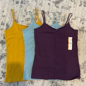 Women’s size medium scoop neck tank tops 3 together